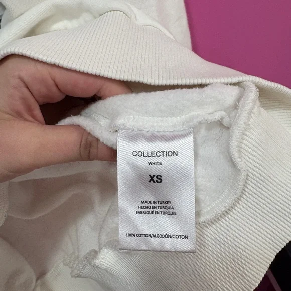 FAVORITE DAUGHTER COLLEGIATE SWEATSHIRT WHITE & BLUE - Picture 6 of 8